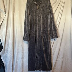 Miss Elaine Charcoal Long Sleeve Robe Dress Size S Zipper and Pockets